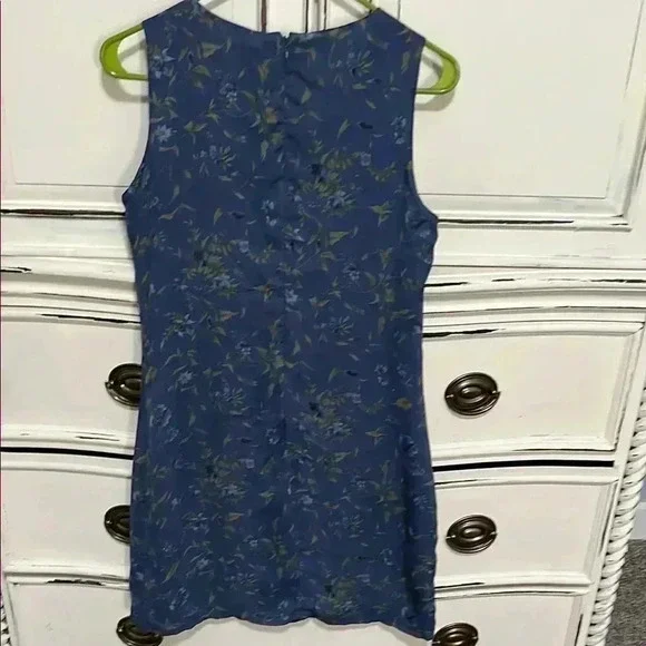 Old Navy Blue Floral Women's Dress - Picture 3 of 4